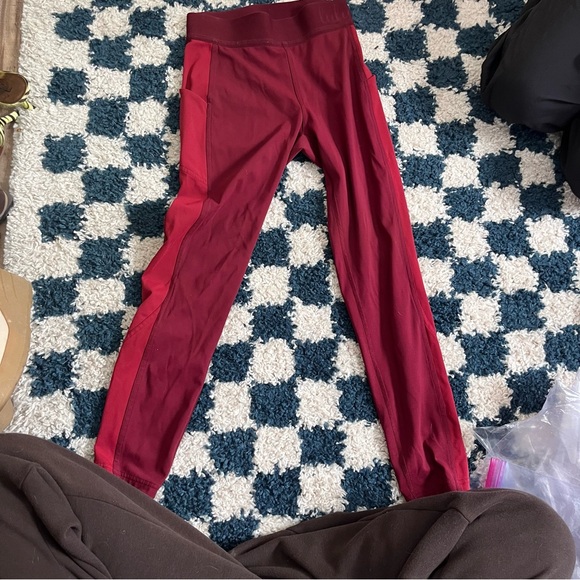 Lululemon Box it Out Tight in Oxblood Red Size 6 - Picture 4 of 6